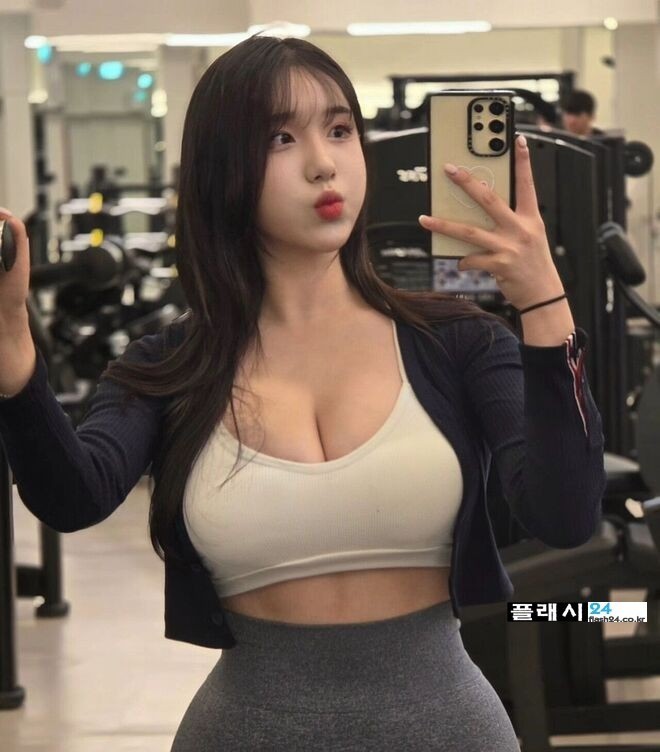 격하게 출렁이는 김현영 치어리더-3
