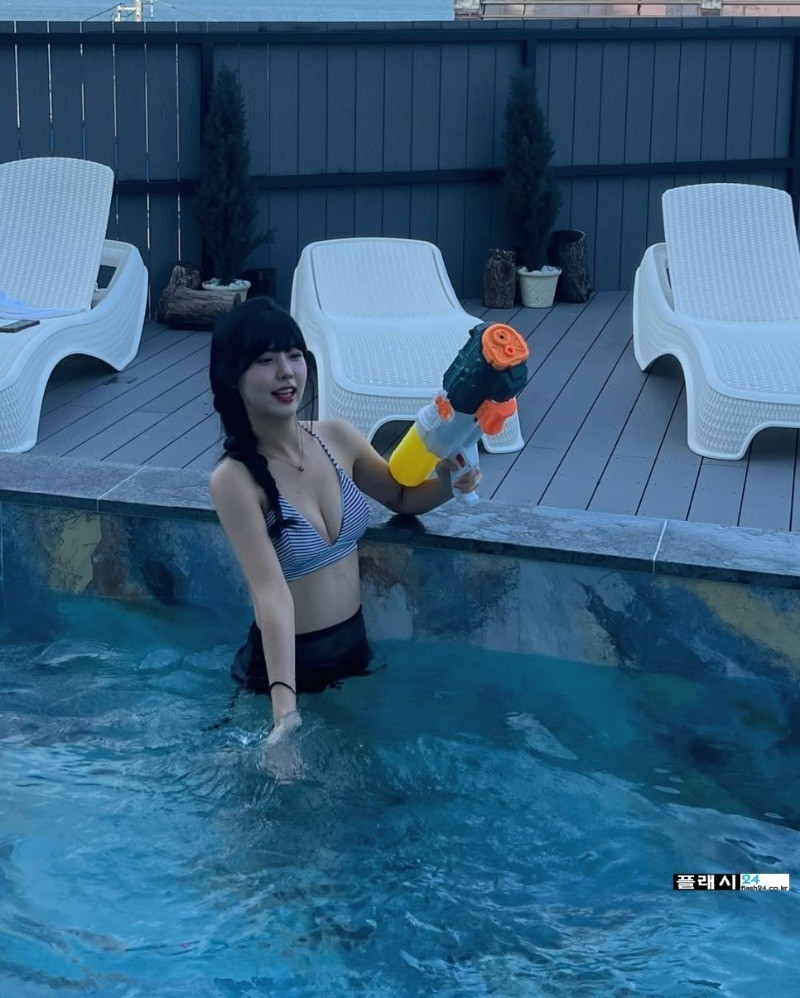 치어리더 박예은 벌써 여름 휴가-5