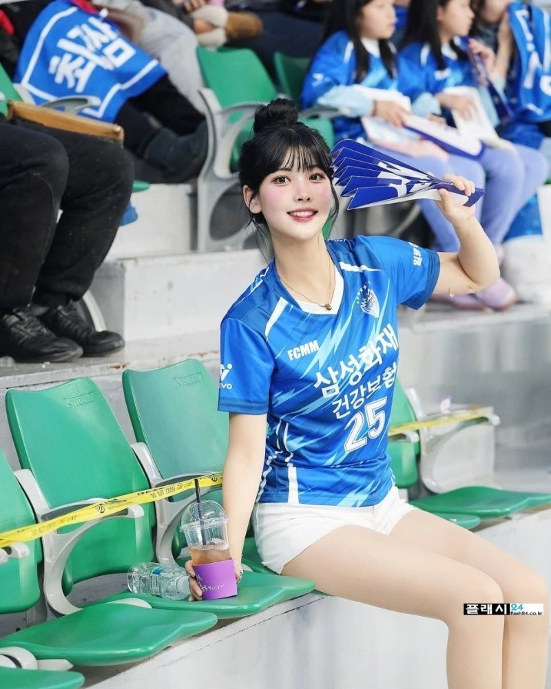 치어리더 박예은 벌써 여름 휴가-7