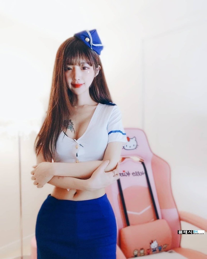 유혜디 그 타투 다 보고싶소-12