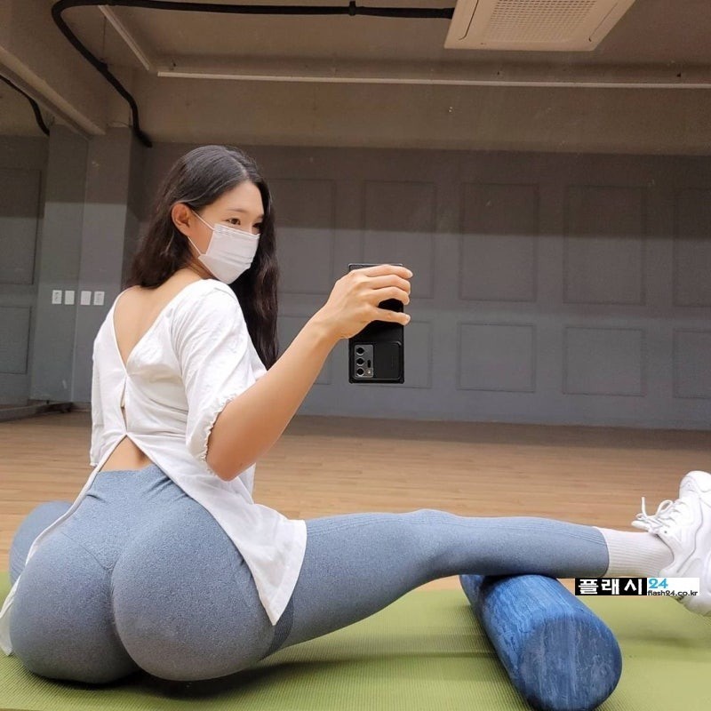 이 처자 힙라인 최고 아닌가요-12