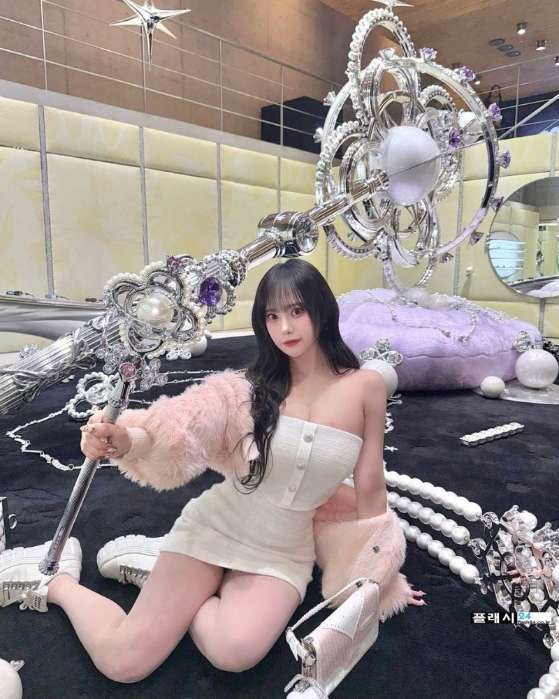 ㅇㅎ)옷이 많이 흘러내린 퀸다미-3