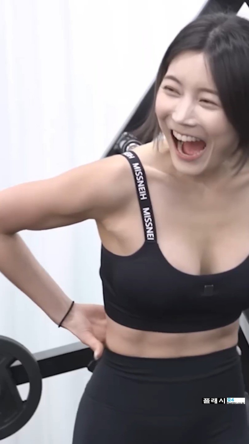 운동하는 모델 원다솜-5