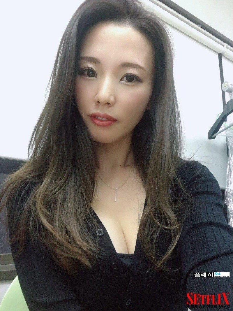 79년생이라는 일본의 여배우 이토 사라-2
