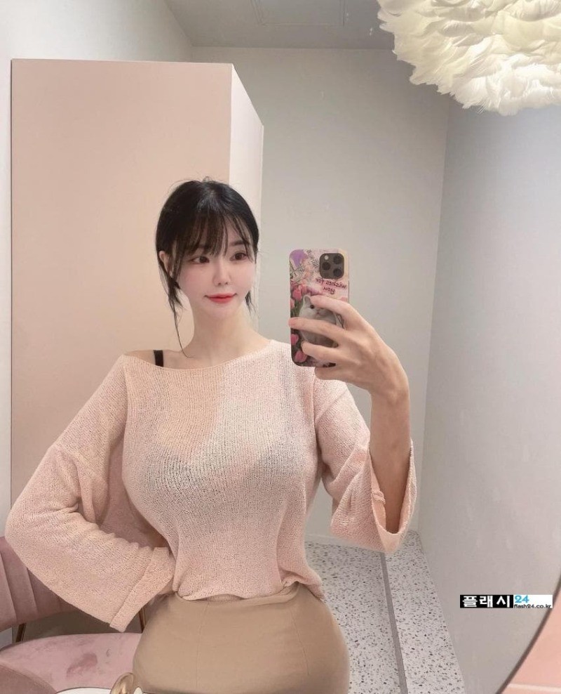 민한나 이런 의상 참 좋아하더라-4