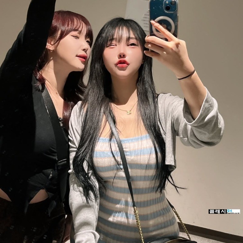 예쁜 얼굴에 건강미 넘치는 하체-8