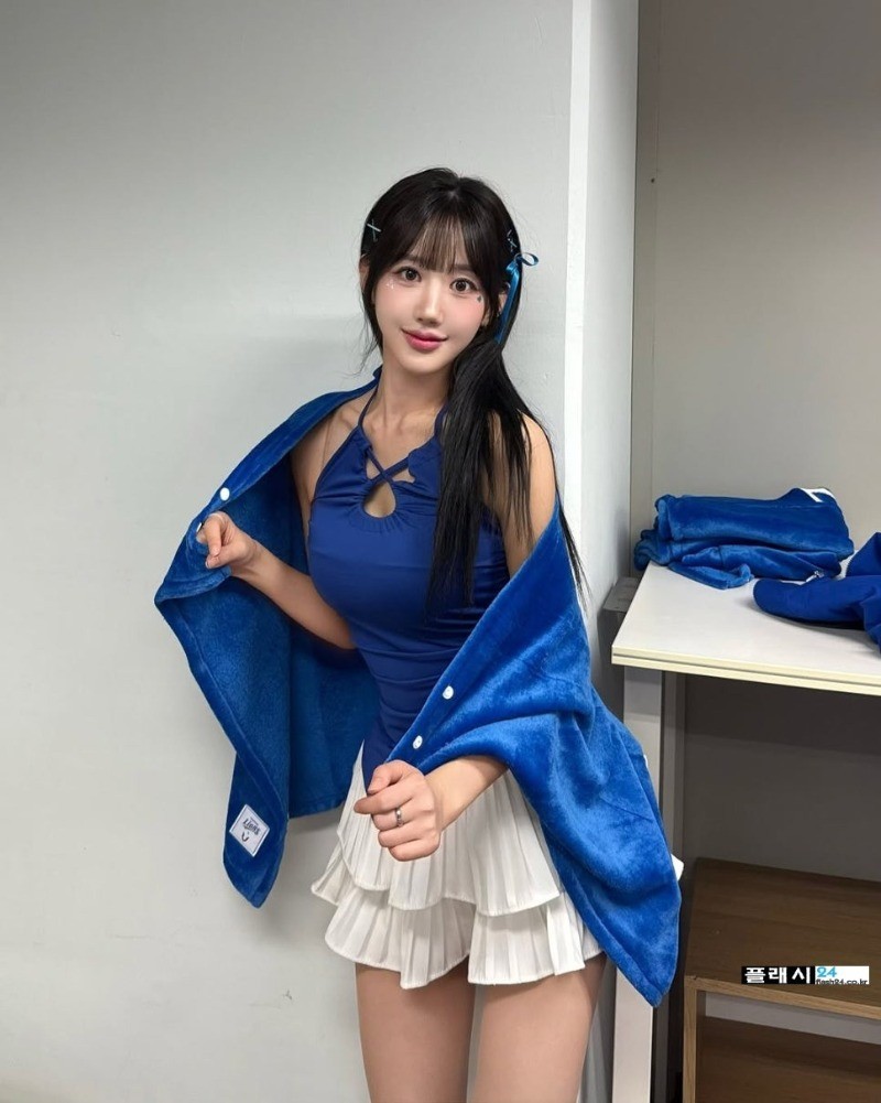 치어리더 오서율 깊게파인 수영복-7
