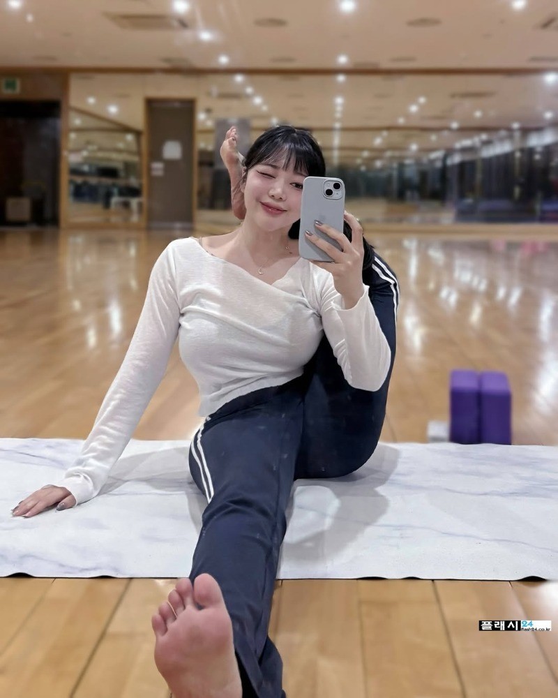 ㅇㅎ)요가강사 전은정이랑 사귀면 이 자세 다 가능-2