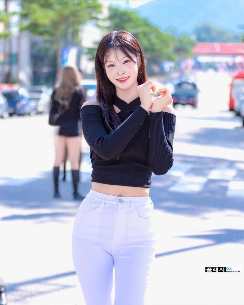 유보영 치어리더 눈 웃음 장난없네