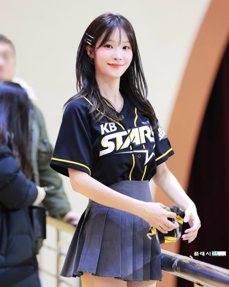 유보영 치어리더 눈 웃음 장난없네-2