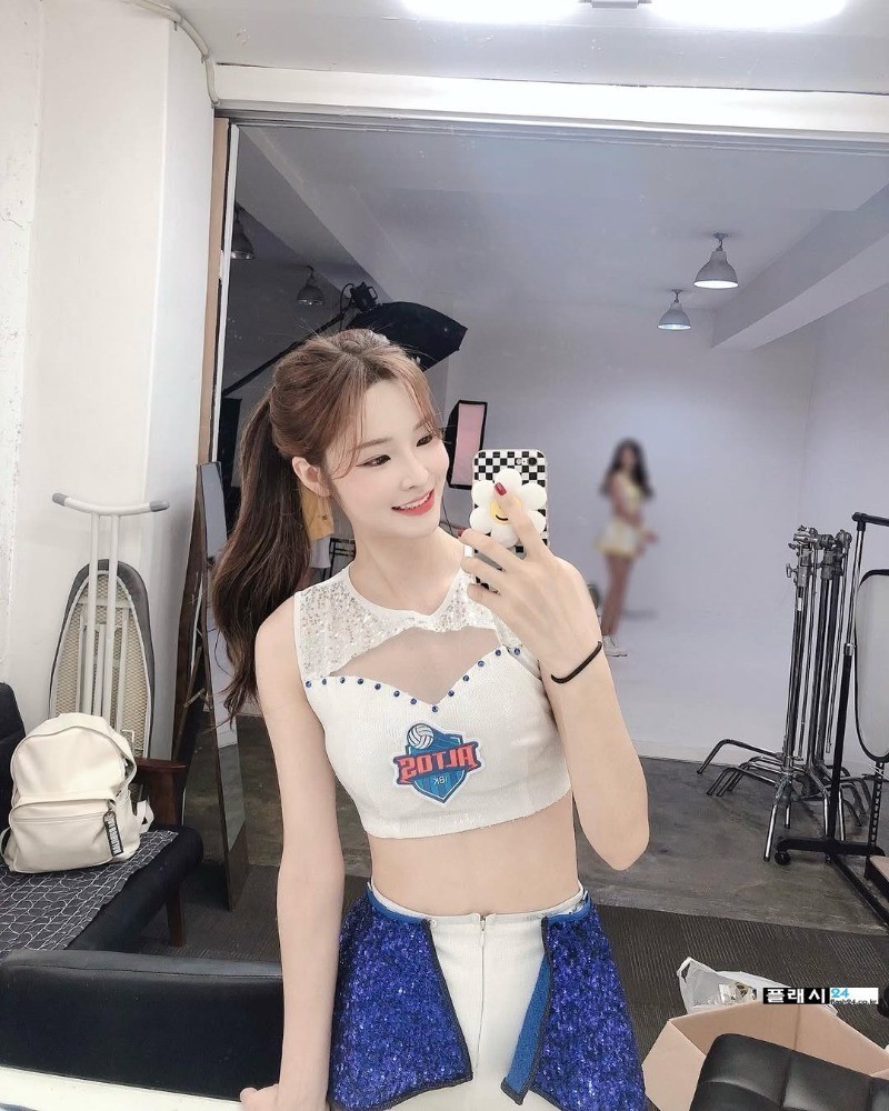 유보영 치어리더 눈 웃음 장난없네-3