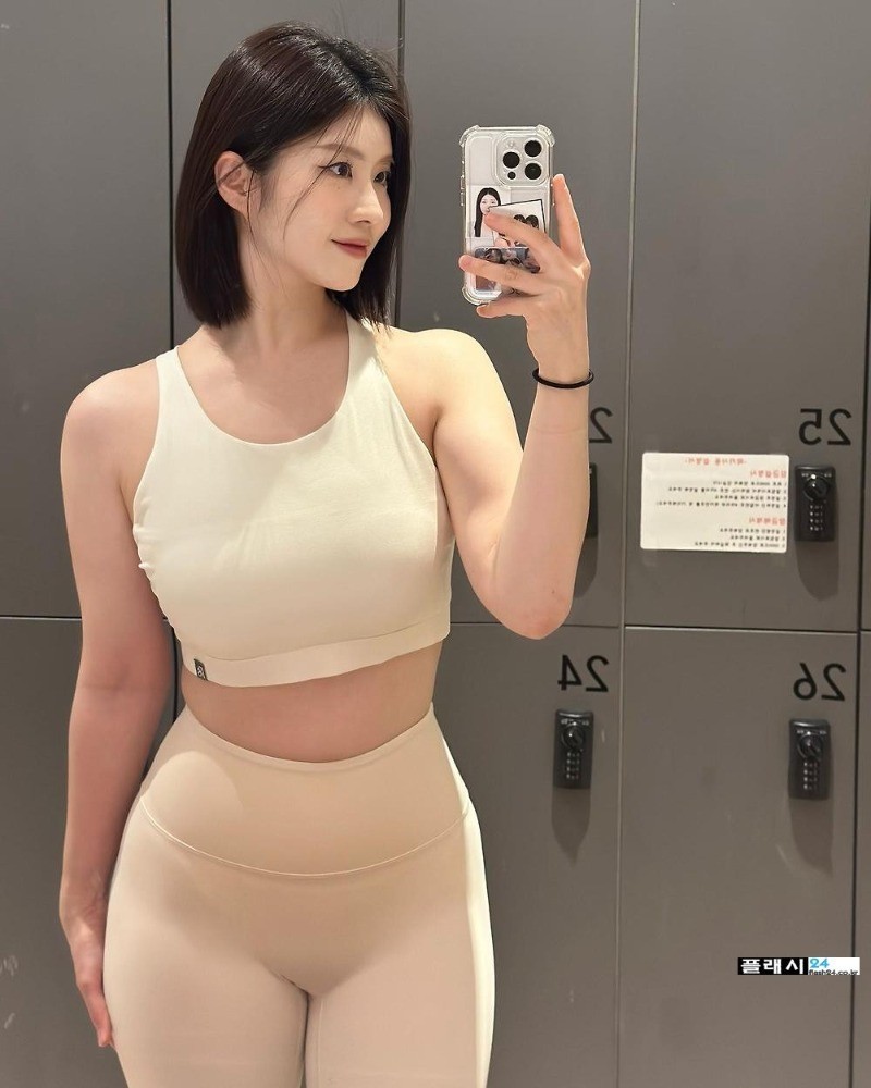 건강한 락커룸 셀카녀-8
