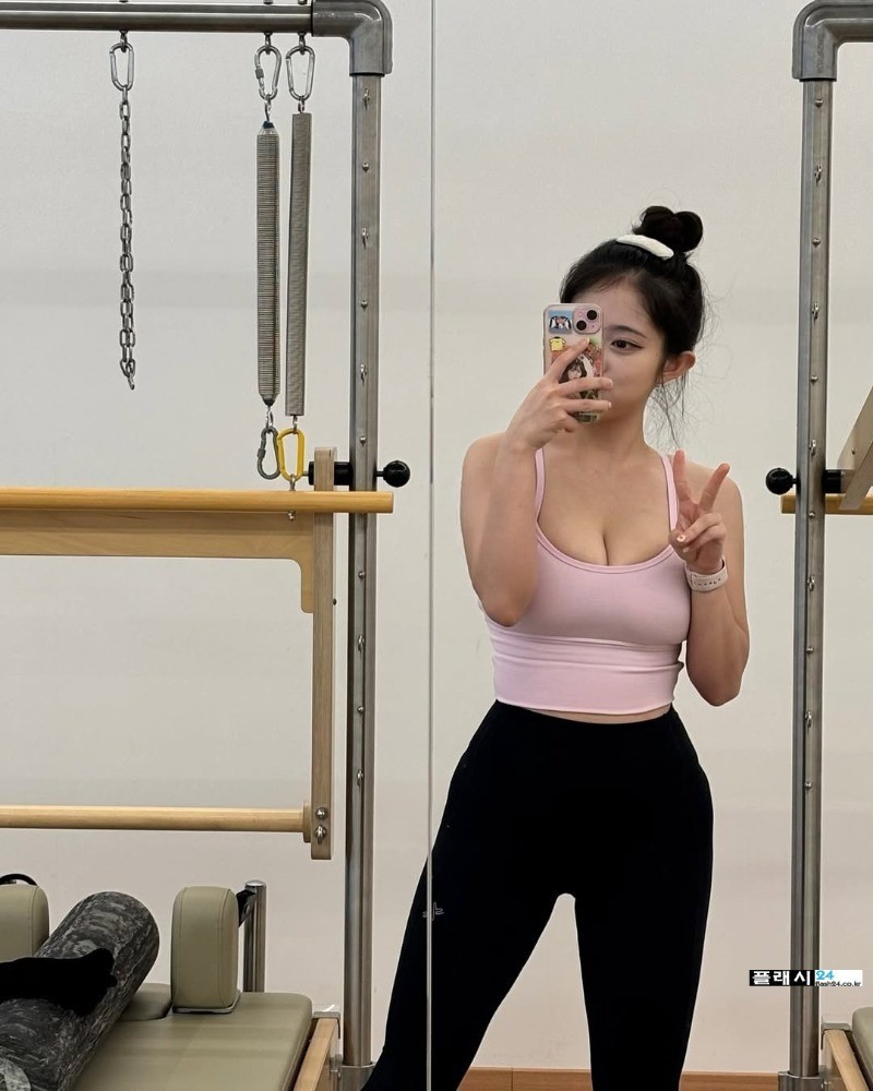 귀염 가득한 필라테스 강사-17