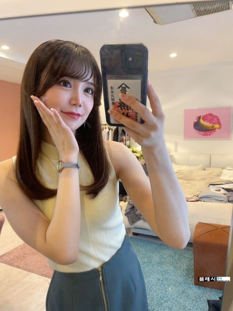 드디어 데뷔한 아나운서 출신 배우 와카 나츠키-9
