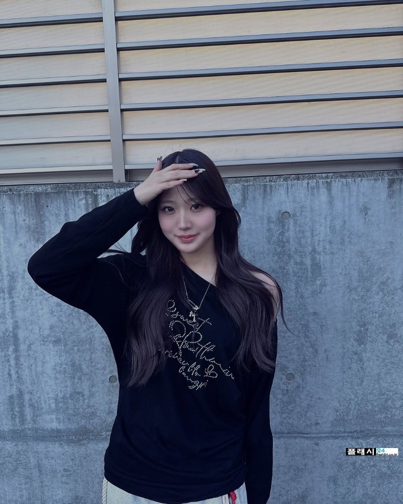 드디어 데뷔한 아나운서 출신 배우 와카 나츠키-14