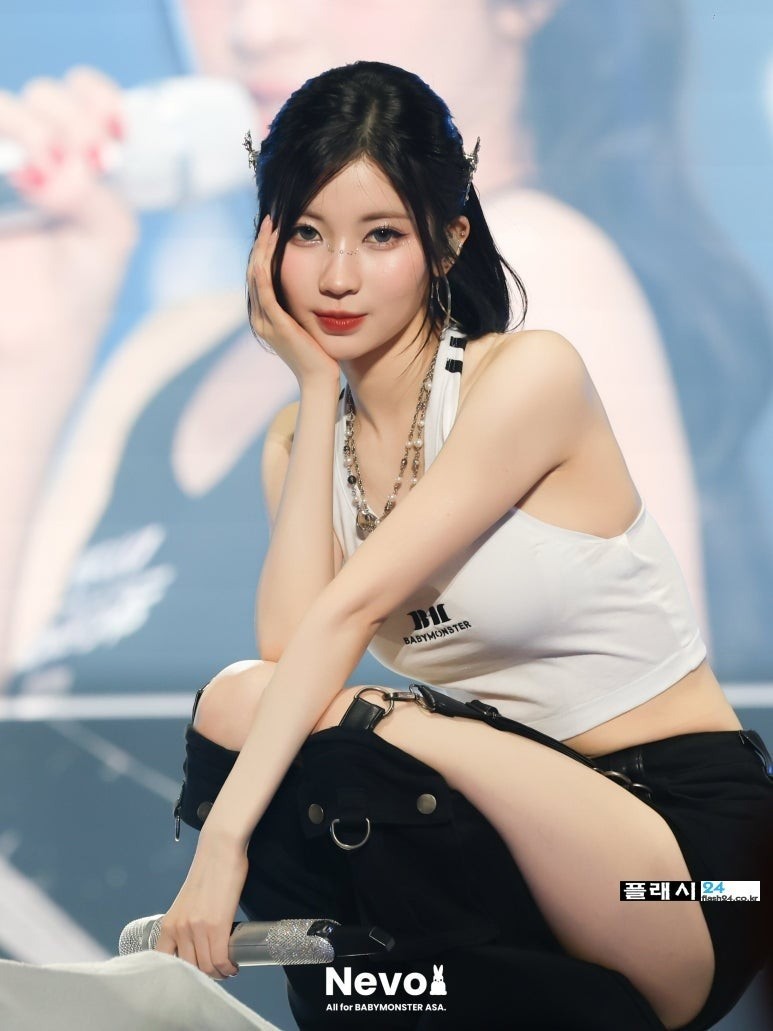 베이비몬스터 아사의 나시티 팬서비스-3