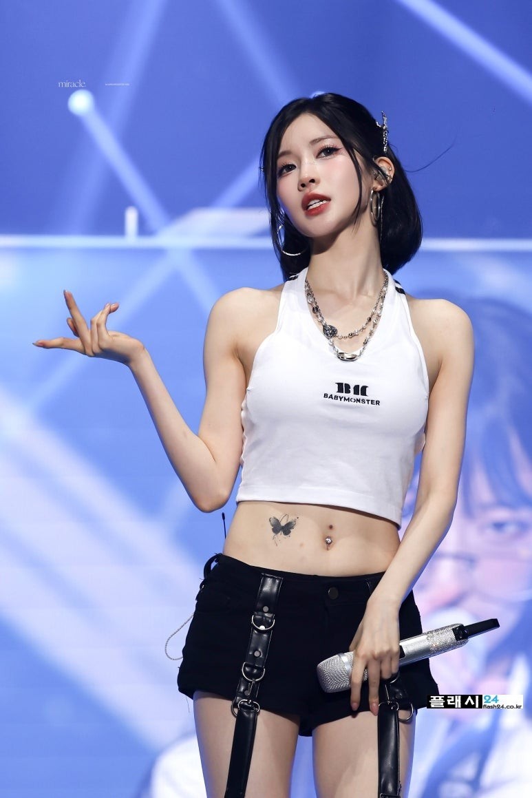 베이비몬스터 아사의 나시티 팬서비스-5