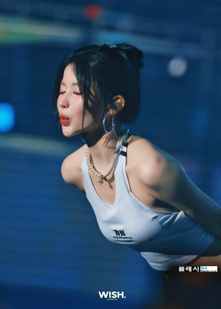 베이비몬스터 아사의 나시티 팬서비스-9
