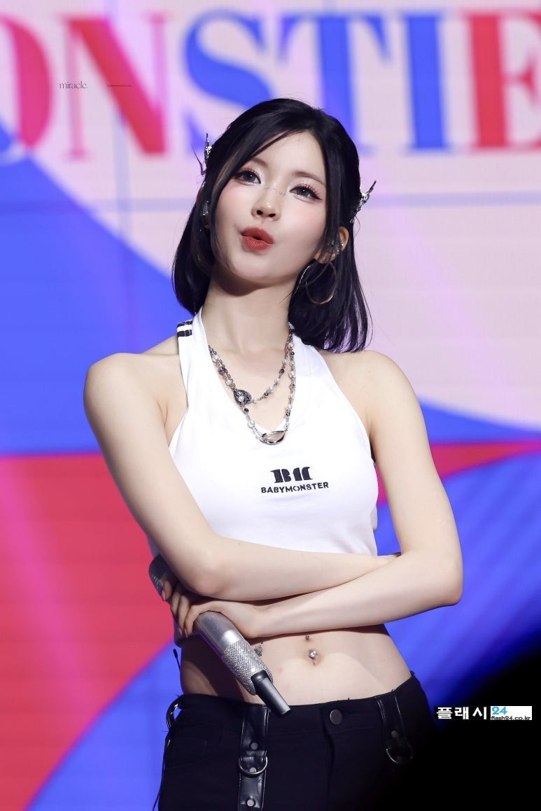 베이비몬스터 아사의 나시티 팬서비스-11