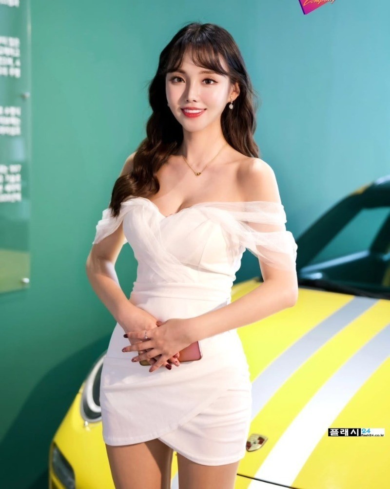 ㅇㅎ)서울모빌리티쇼 행사 레이싱걸 윤진 옆태-2