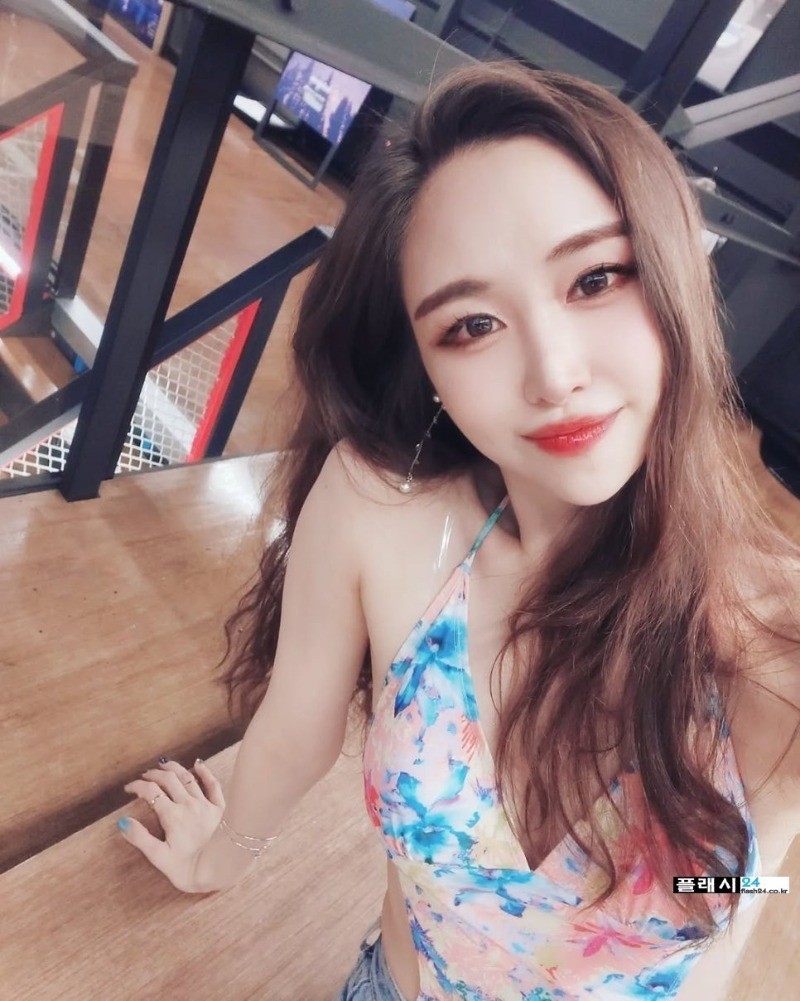 레이싱모델 유리 눈 웃음 미쳤네-5