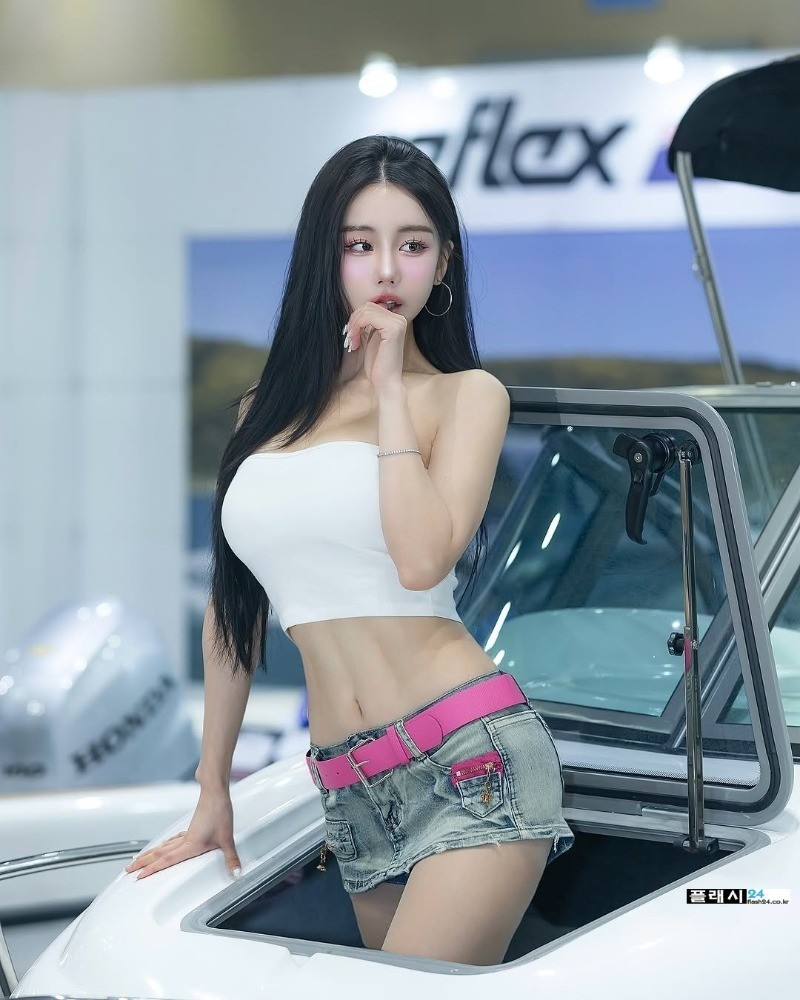 레이싱모델 김미진 '핫한 S라인'-4