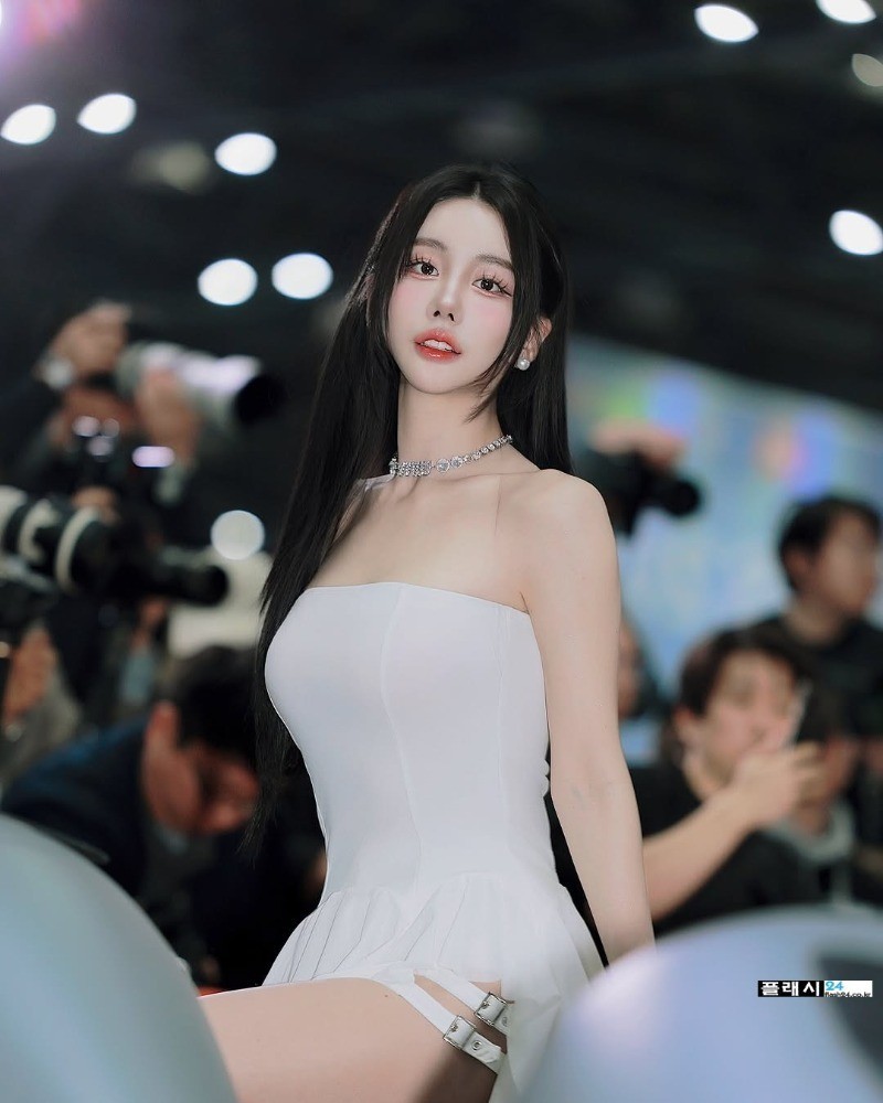 레이싱모델 김미진 '핫한 S라인'-17