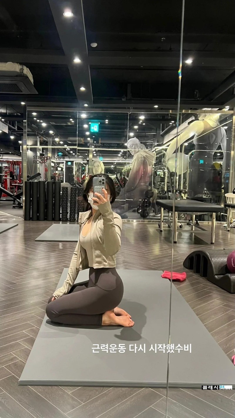 자꾸 어필하는 수비 레깅스-6