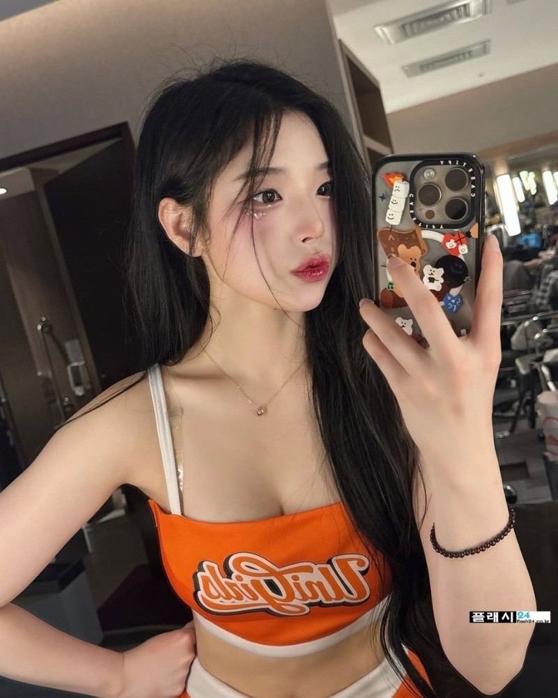 조연주 치어리더 남성 잡지 촬영중