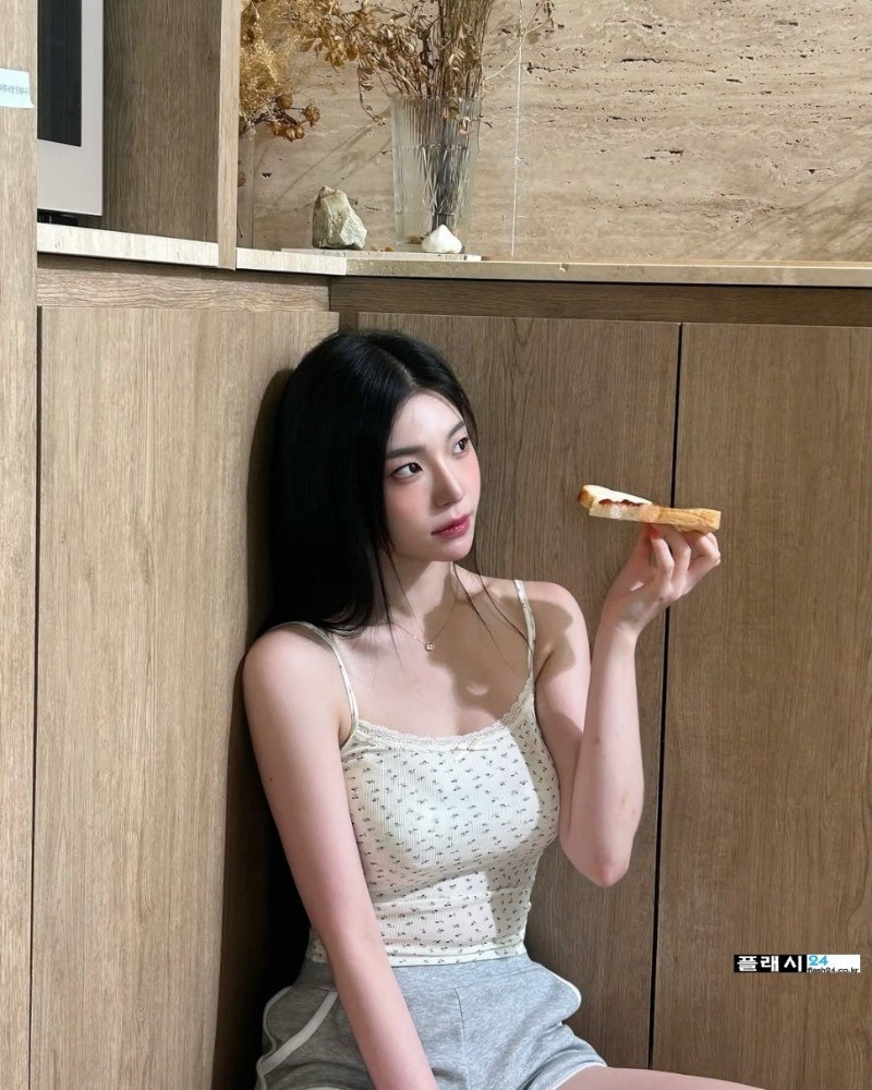 조연주 치어리더 남성 잡지 촬영중-4
