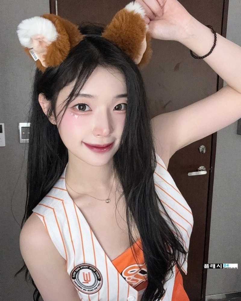 조연주 치어리더 남성 잡지 촬영중-7