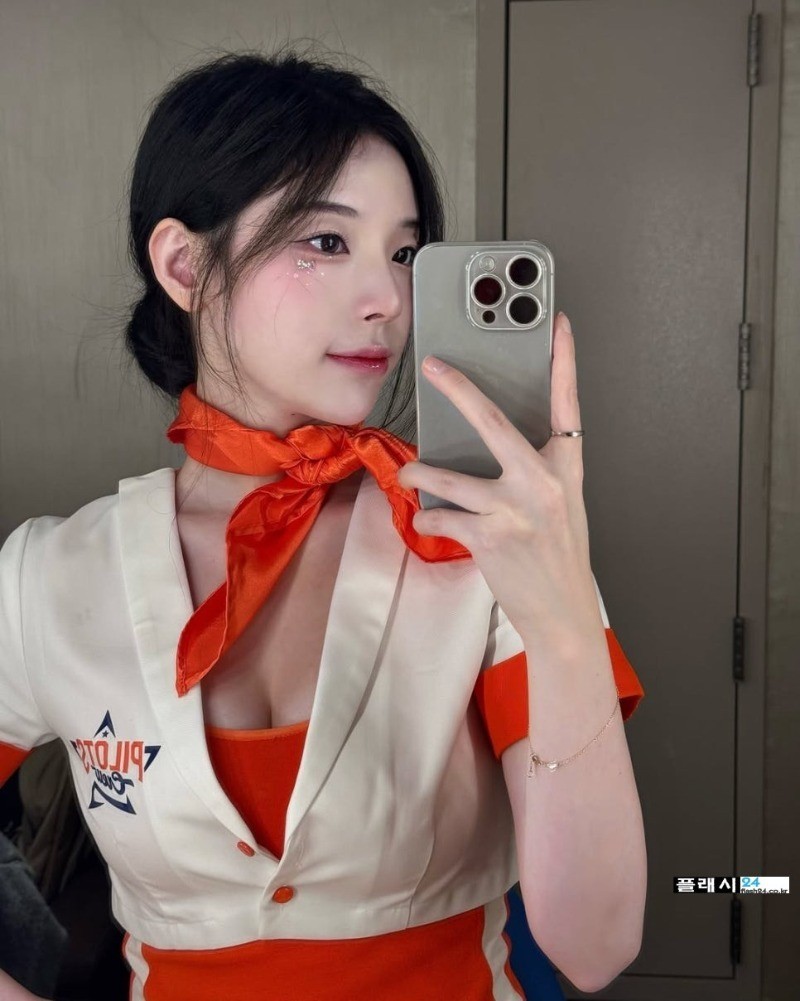 조연주 치어리더 남성 잡지 촬영중-8