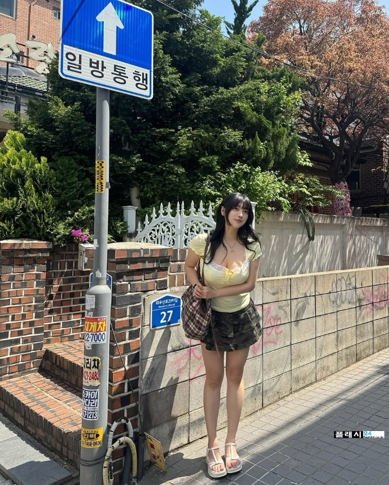 쩍벌 코스프레 송하나-5