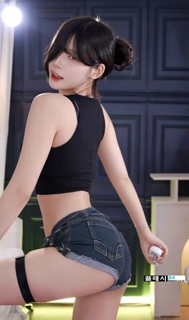 허리 튕기는 고라니율 청팬츠-4