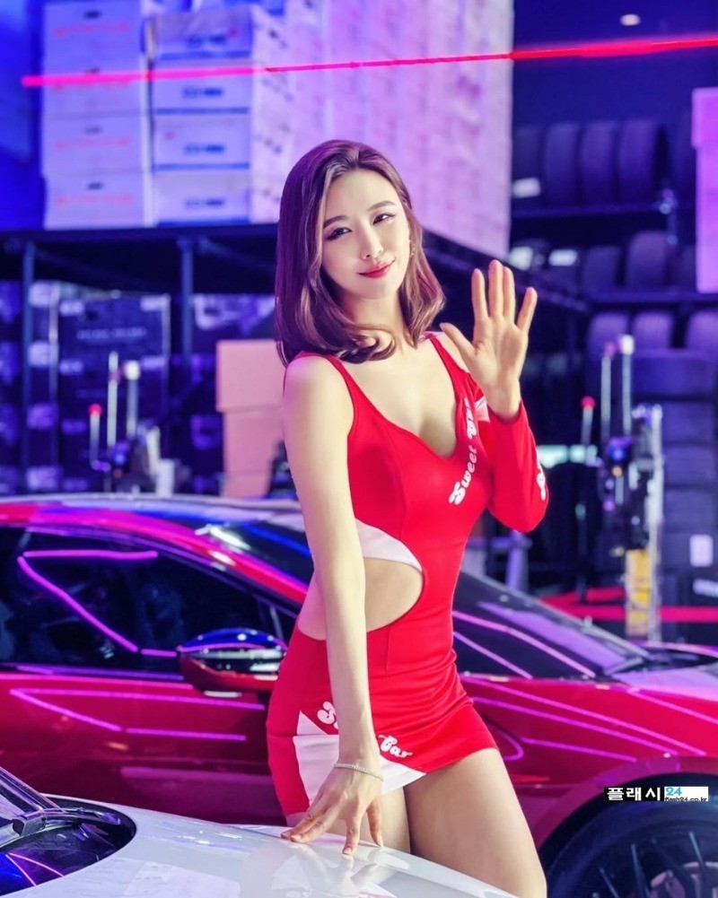 ㅇㅎ)레이싱모델 유리 눈 웃음 미쳤네-3