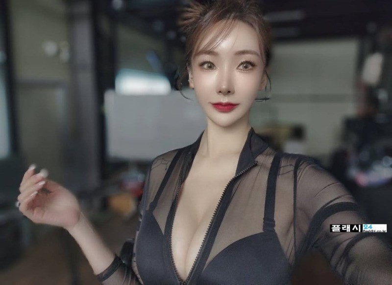 수영 준비하는 퍼니지 모델 나리-9