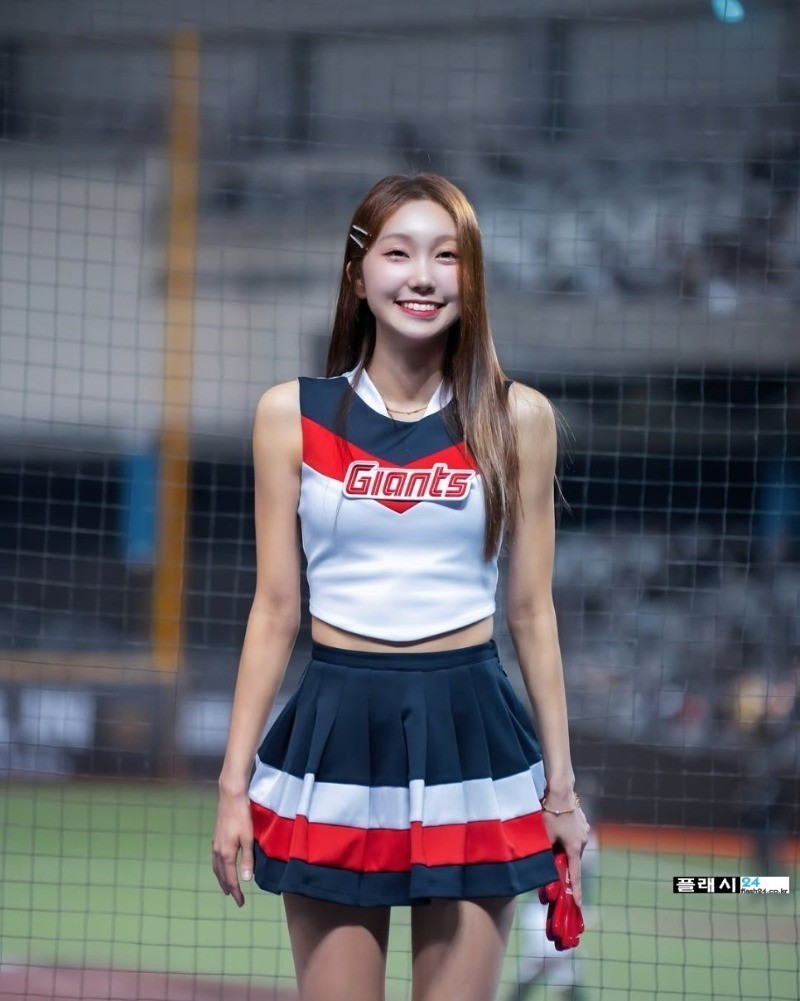 은근 쌔끈한 치어리더 박담비-3