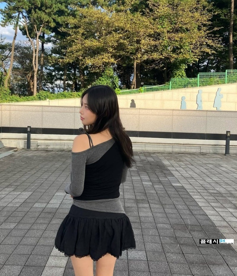 치어리더 김나현 빨간 유니폼 원피스-4