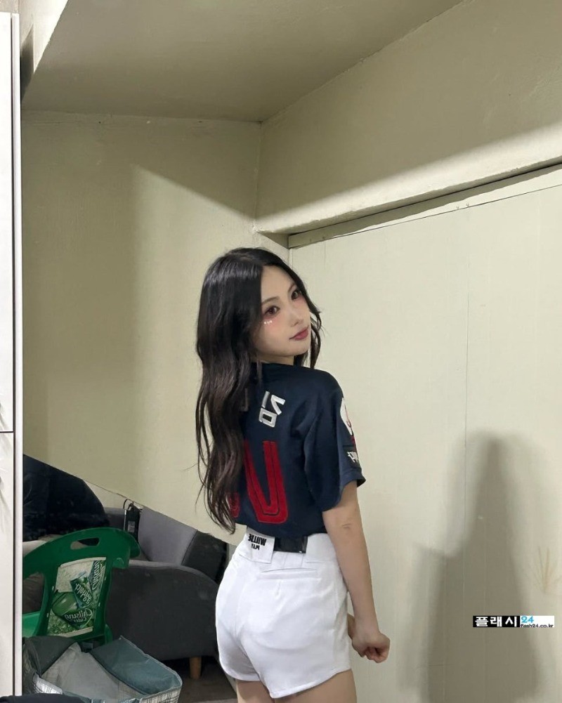 치어리더 김나현 빨간 유니폼 원피스-5