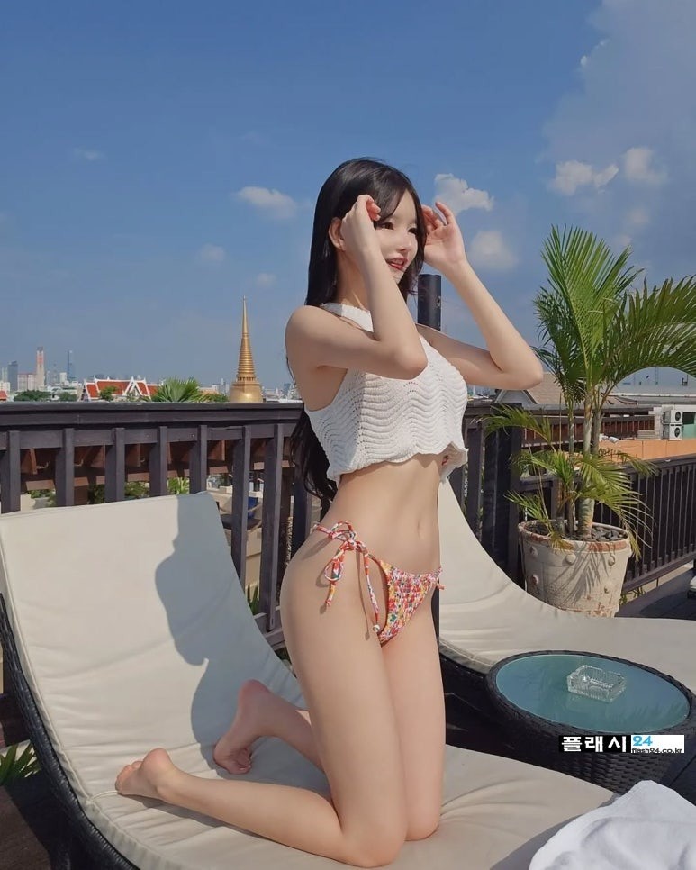 레이싱모델 연지 이런 수영복 참을수없지-4