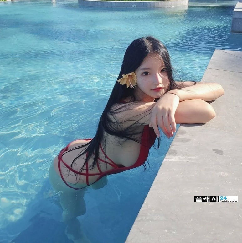레이싱모델 연지 이런 수영복 참을수없지-6