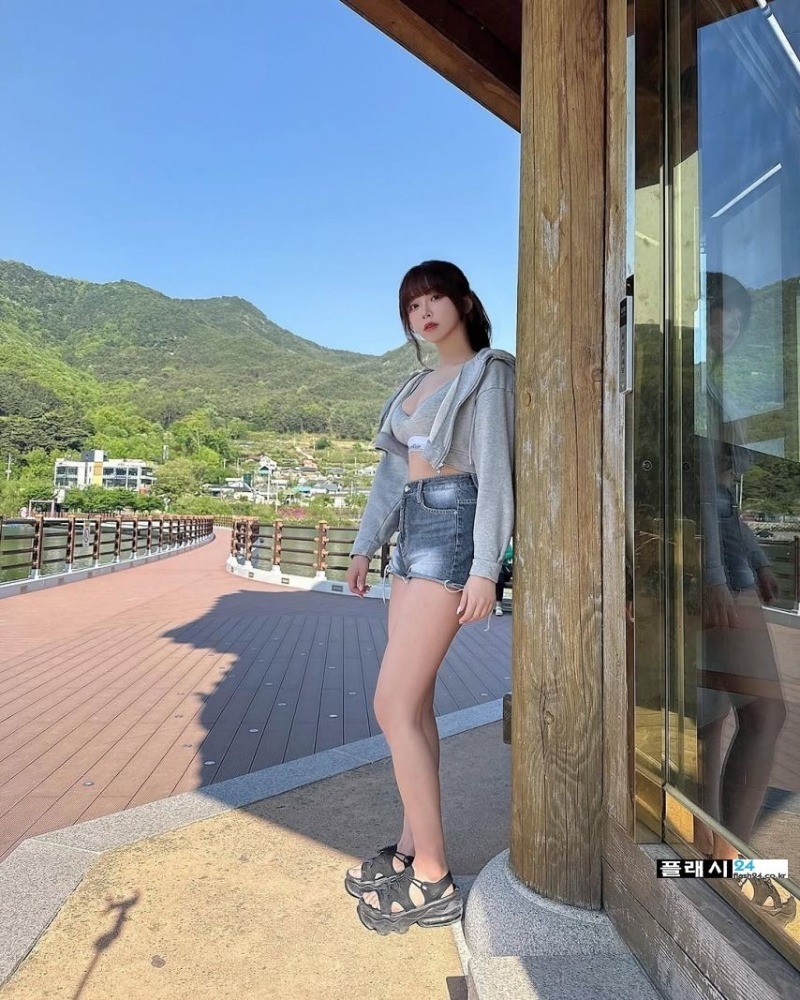 코코 김아영 인스타 회색 CK 브라-5