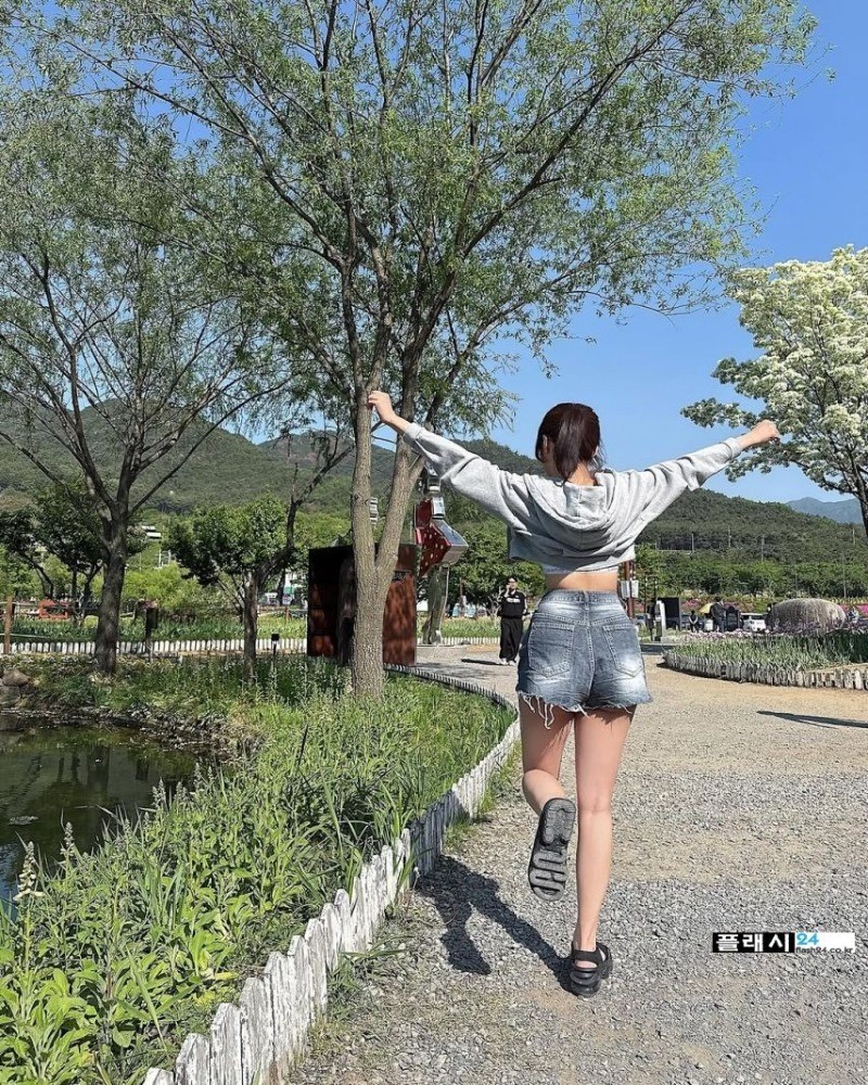 코코 김아영 인스타 회색 CK 브라-6