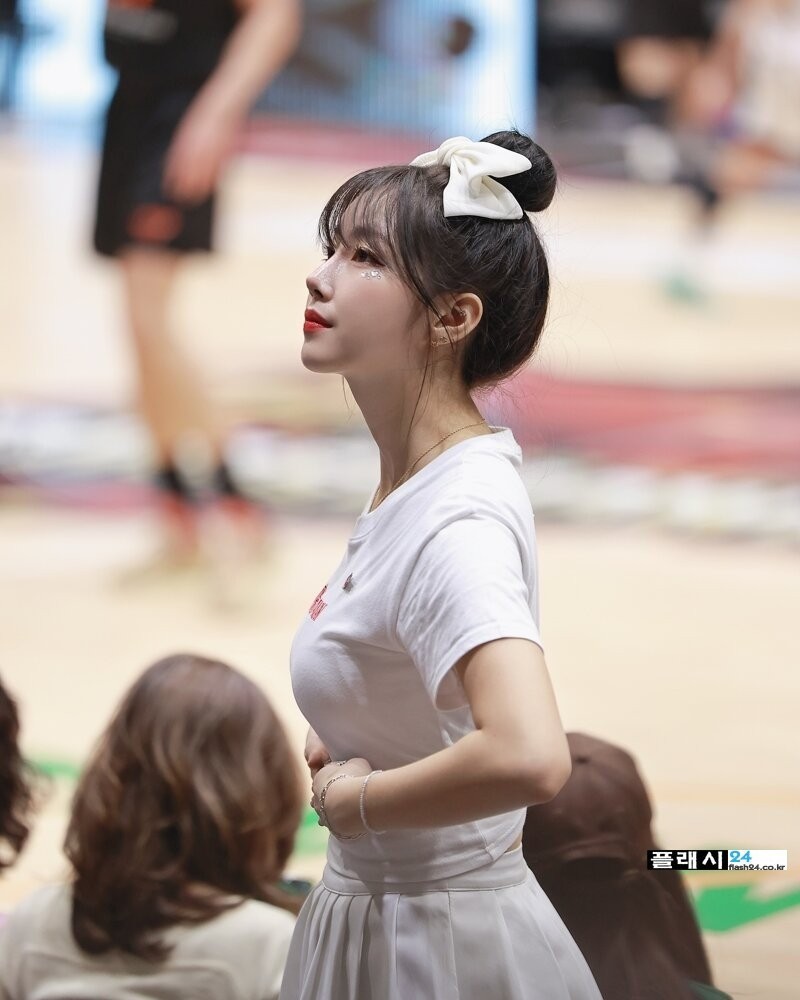 치어리더 안지현 티셔츠 볼륨감