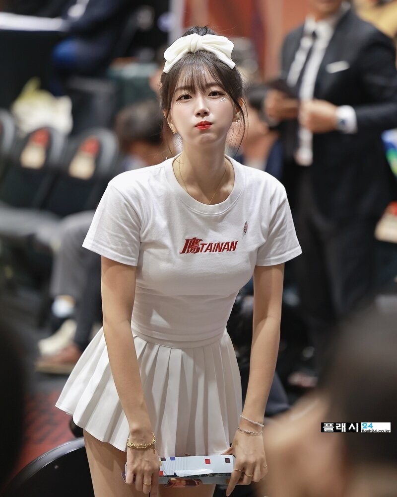 치어리더 안지현 티셔츠 볼륨감-14