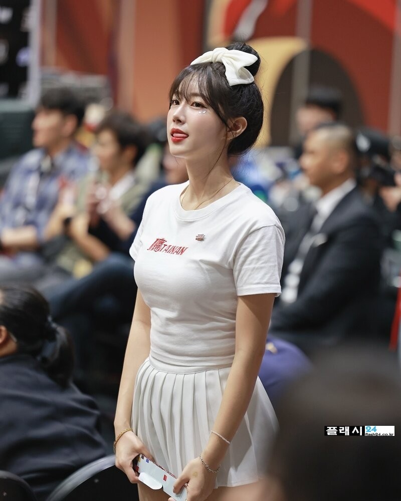 치어리더 안지현 티셔츠 볼륨감-16