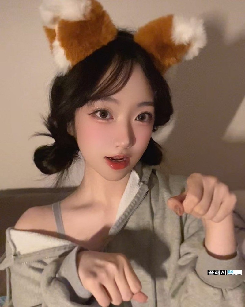 얼굴과 전혀 다른 코스프레녀-3