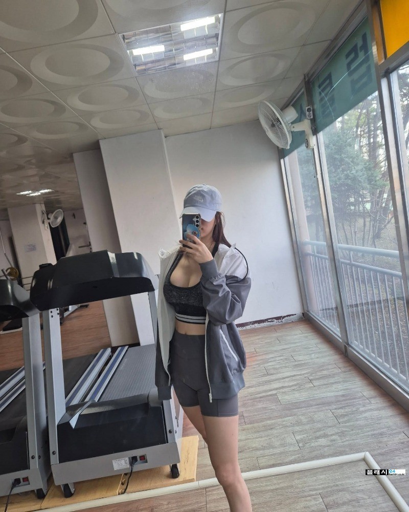 민E 운동복 수준