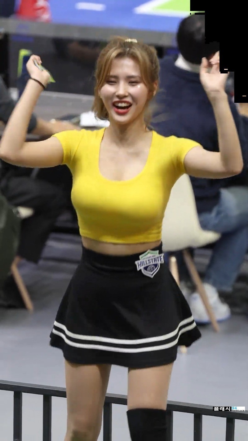 활기찬 응원 전은비 치어리더-3