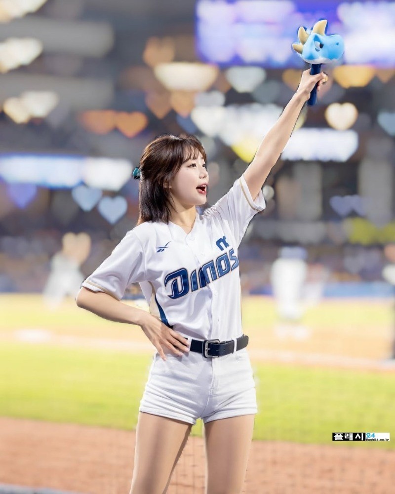 ㅇㅎ)치어리더 이주희 타이트한 흰팬츠 앞 뒤-2